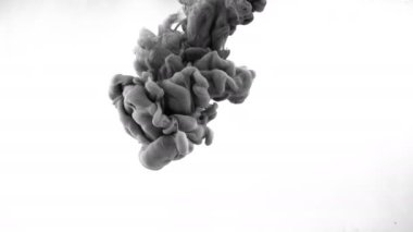 Siyah mürekkep damla su