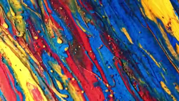 Pintura acrílica multicolor. Fantástica superficie. Experimento abstracto pintura colorida. Vista superior — Vídeos de Stock