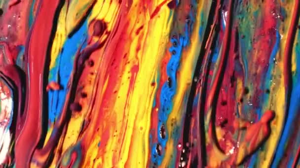 Sokszínű akril festék. Fantasztikus felület. Absztrakt kísérlet színes festék. Felülnézet — Stock videók