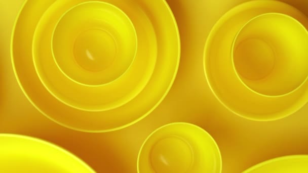 Nieuwe schone gele kom op gele achtergrond. Bovenaanzicht — Stockvideo