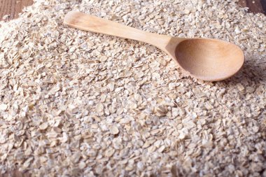 Yulaf gevreği doku tahta kaşıkla