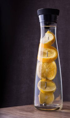 Portakal suyuyla yenileniyor .