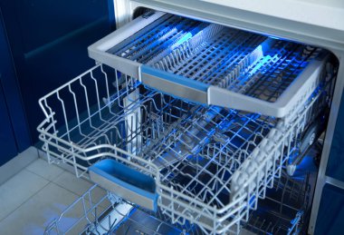  Mavi aydınlatmalı bulaşık makinesi