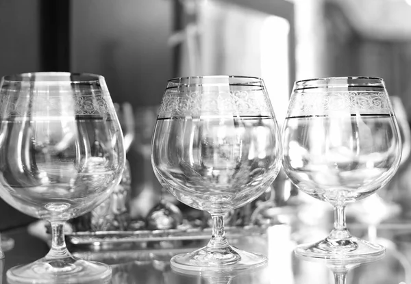 Boş konyak gözlük. Alkol