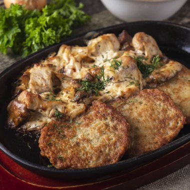 Etli ve ekşi kremalı patatesli gözleme. Machanka..