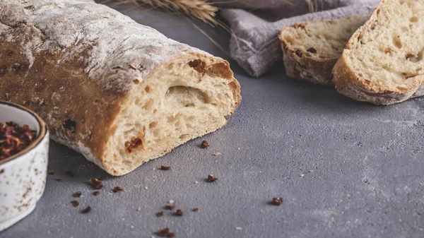 Pane ciabatta italiano con copyspace . — Foto Stock