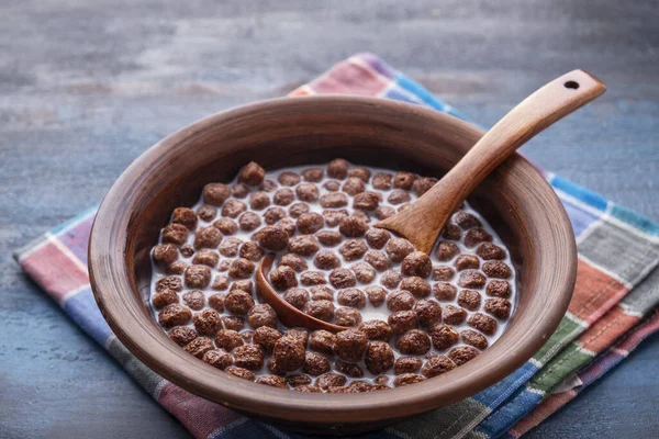 Bolas Cereales Chocolate Crujiente Con Leche Tazón Concepto Desayuno Saludable —  Fotos de Stock