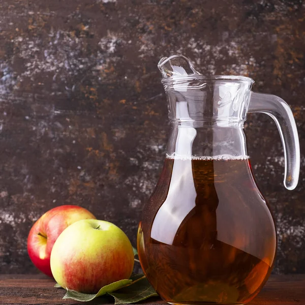 Sabroso Jugo Manzana Una Jarra Vidrio — Foto de Stock