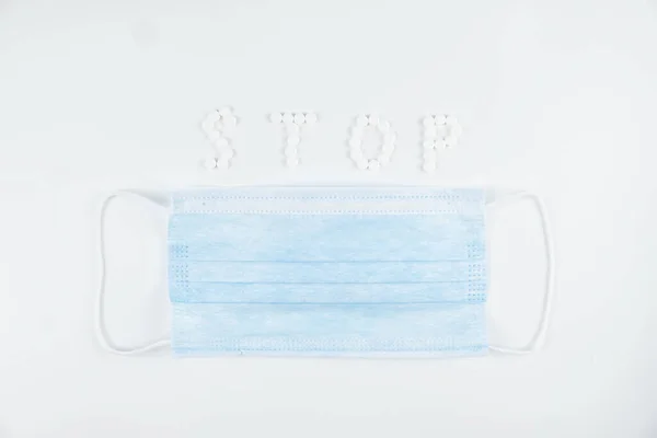 마스크의 알약으로 Stop 바이러스 — 스톡 사진