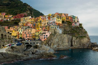 Riomaggiore una delle cinque terre