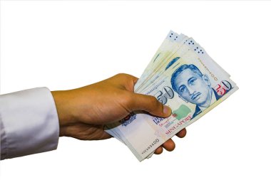 Singapur para ile izole el beyaz arka planda