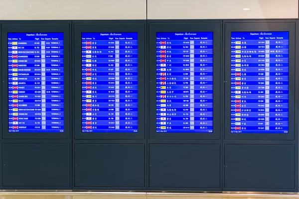 Departure Board in Don Muang International Airport Thailand — Stock Photo, Image