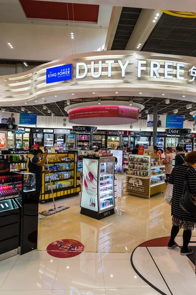 Don Muang Uluslararası Havaalanı Duty free mağazasında. Kalkış Salonu