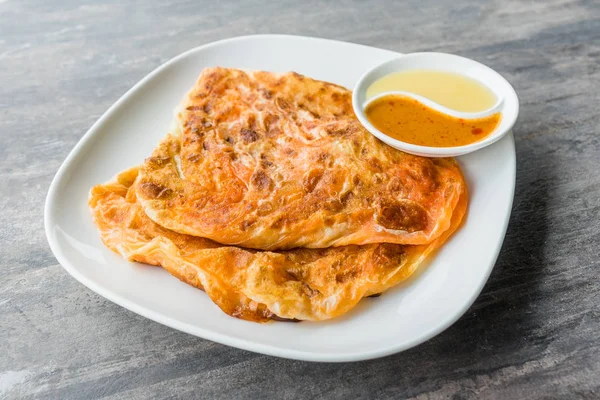 Indian Roti Prata with Condensed milk and Curry Sauce — Stock Photo, Image