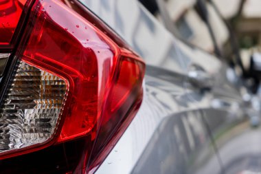 Odak portre araba arka ışık gümüş gri renk