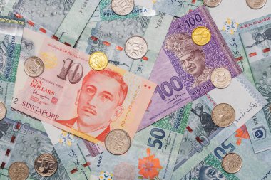 Malezya ringgiti para birimi üzerinde backgro üstüne Singapur Doları