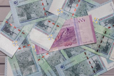 Desen arka plan üzerinde Malezya Ringiti para birimi