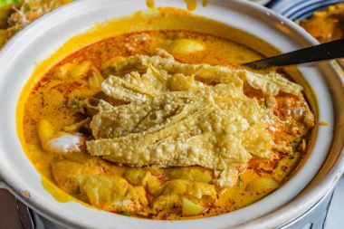 Çince balık köri çorbası, Mappas kral balık köri ile Hindistan cevizi mil