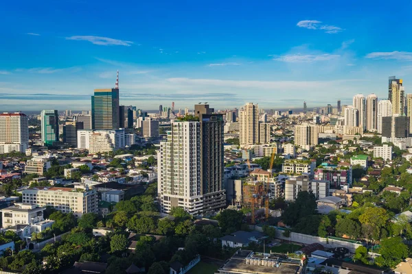 タイ、バンコクの高層都市景観バンコクのスカイラインは metr ストック写真