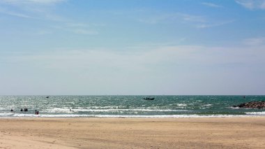 Vietnam, konsept tatil kum plajındaki dalga güzel okyanus