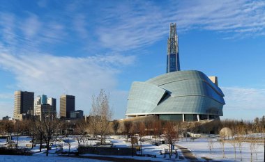 Winnipeg, Canada - 2014-11-22: Kış görünümü Kanada müze insan hakları. Cmhr olan bir ulusal çekici, Manitoba, müzede bulunan bitişik merkezi Winnipeg s çatal sitede tarihi