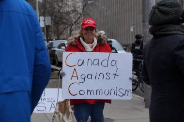 Toronto, Kanada - 01 04 2020: ABD Başkanı Donald Trump 'ın İran politikasını destekleyen insanlar ve Toronto' daki ABD Konsolosluğu önünde düzenlenen mitingde İranlı general Soleimani 'ye suikast