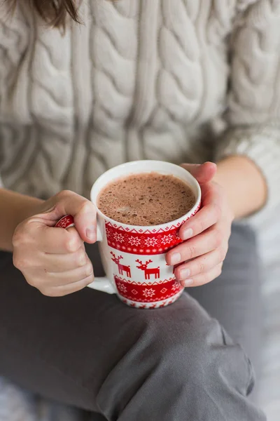 Woman hands holding a Cup of hot cocoa or  chocolate for  background, traditional drink  the winter time, lifestyle photos, top view — Stock Photo, Image