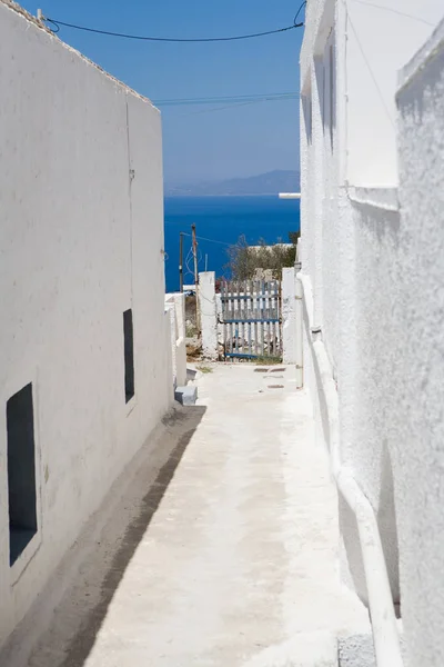 Isla de Santorini, mirador desde el pueblo de Oia, Santorini, Grecia — Foto de Stock