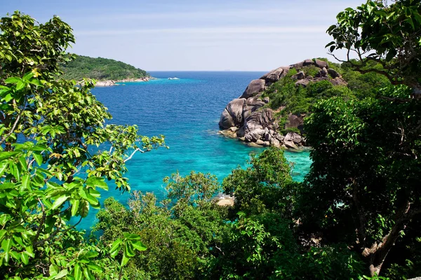 Beautiful sea landscape with tropical coast and the high-speed boat at Tachai island, Phang nga, Thailand — Stock Photo, Image