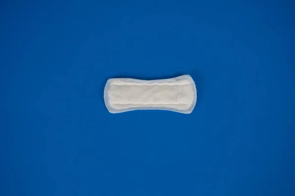 Womens health and medicine - tampons on a blue background — Stock Photo, Image