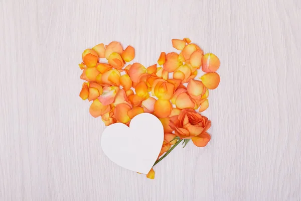 Composición de flores símbolo del corazón hecho de flores secas. Corazón de — Foto de Stock