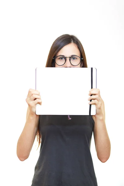 Retrato jovem mulher em óculos isolados sobre fundo branco h — Fotografia de Stock