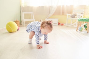 küçük çocuk tüylerimi diken diken