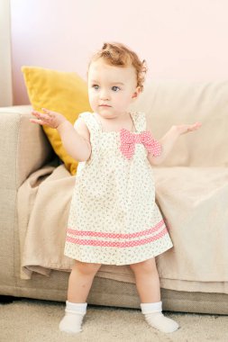 küçük bir bebek duygular portresi