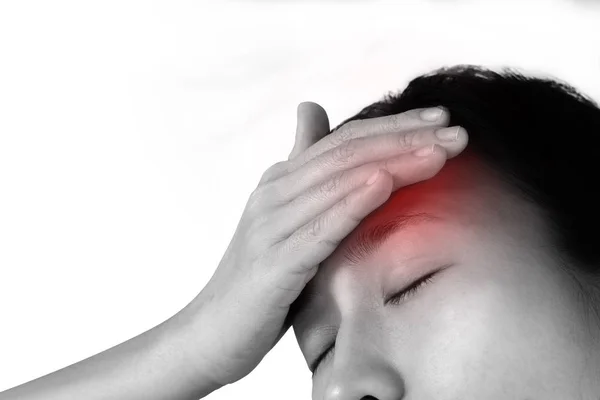 Mujeres tiene inflamación e hinchazón causan un dolor el dolor de cabeza, aislado sobre fondo blanco . — Foto de Stock