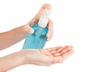 Alkol jeliyle el yıkamak. Umumi tuvaleti kullandıktan sonra dezenfektan. Hijyen konsepti. Mikropların yayılmasını ve el hijyen koronası virüsünün korunmasını önler..