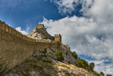 En yüksek noktası, Cenevizliler Crimea'da eski kale görünümü
