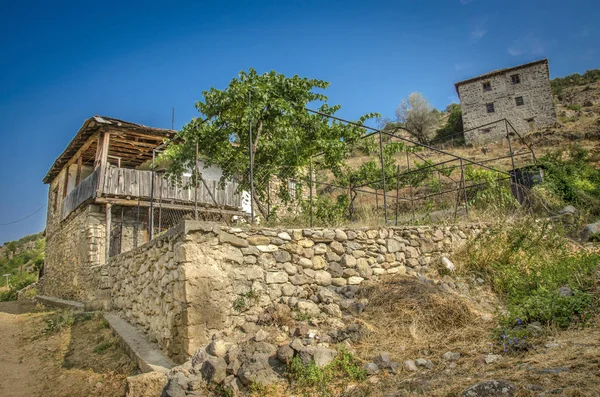 Casa de piedra - Arquitectura tradicional en la región de Mariovo, Macedoonia — Foto de Stock