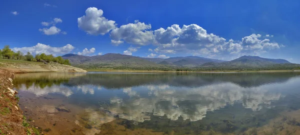 Lake with reflection - Relaxing landscape