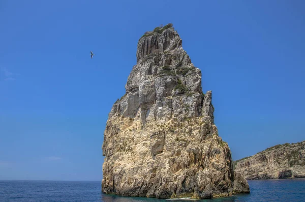 Ortholithos Roca, Paxos, Mar Jónico, Grecia — Foto de Stock