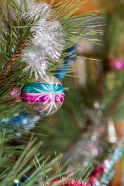 Noel ağacında Noel oyuncağı