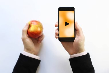 Smartphone elinde. Oyun