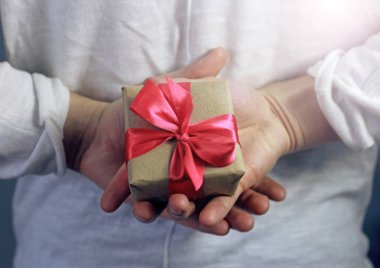 hediye. Güzel bir kutu hediye 