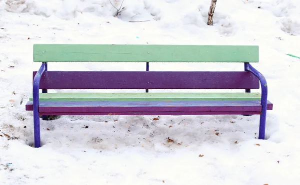 Bir su birikintisi bir tezgah