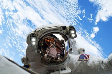 Uzayda Nasa astronotları - 24 Aralık 2013 Bu görüntünün elementleri Nasa tarafından desteklenmektedir