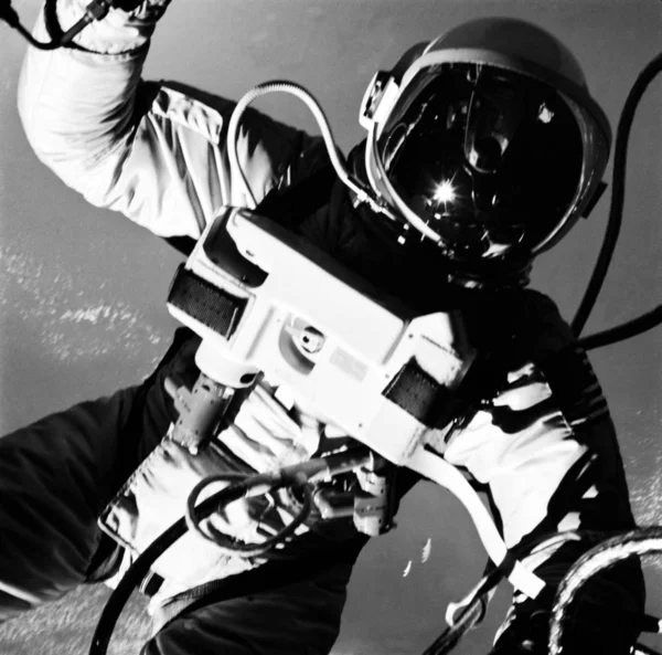 Astronaut Edward White Piloot Gemini Titan Ruimtevlucht Drijft Nulzwaartekracht Van — Stockfoto