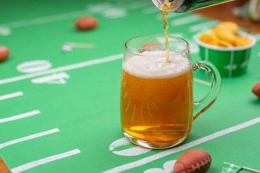 Maç günü birası ve atıştırmalıklar Super Bowl için hazırlandı.