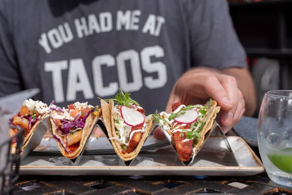 Closeup Man Reaching Taco Summer — Stock Photo, Image