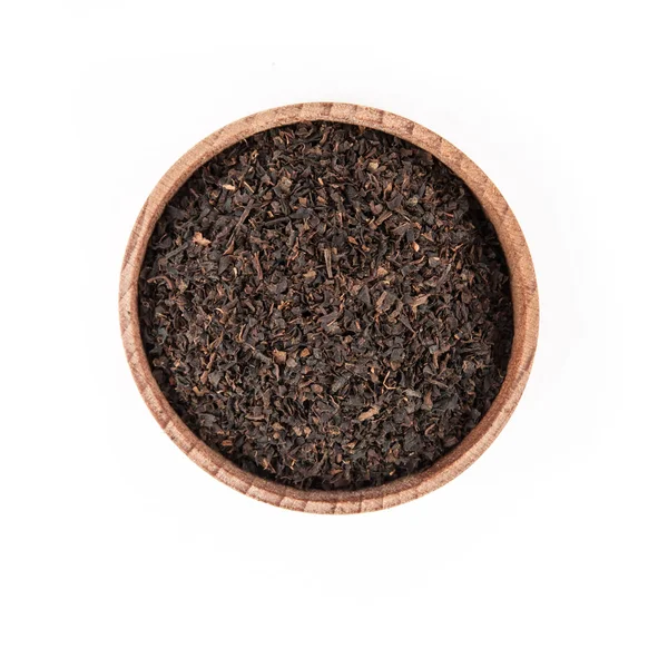 Schwarzer Tee Einer Hölzernen Schüssel Auf Weißem Hintergrund — Stockfoto