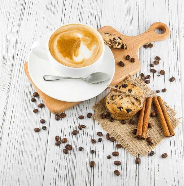 Coffee Cup Chocolate Cookies Pieces Cinnamon Scattered Coffee Beans White — Stock Photo, Image